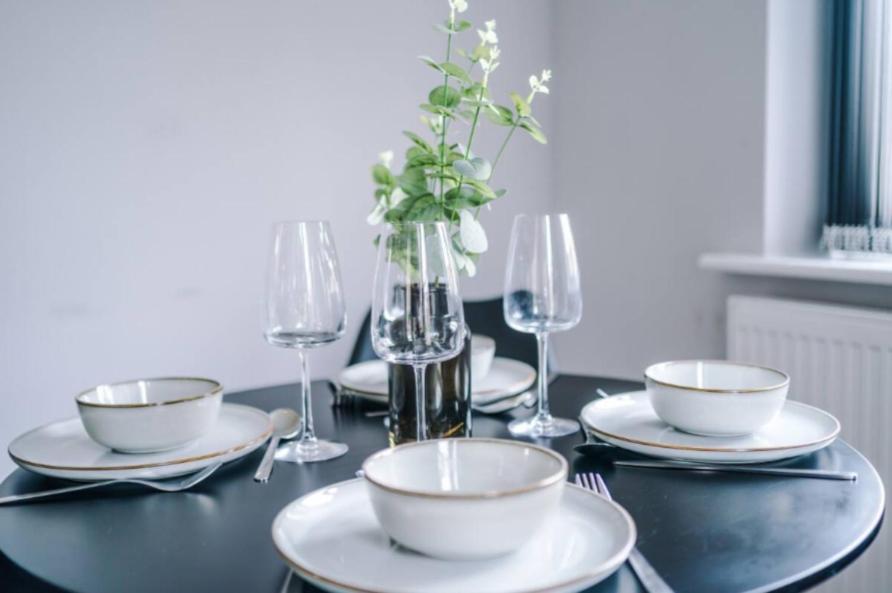Lux 3 Bed 10 Mins From Centre - Parking & Netflix *