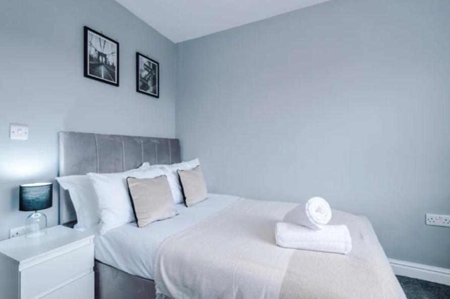 Lux 3 Bed 10 Mins From Centre - Parking & Netflix * Manchester